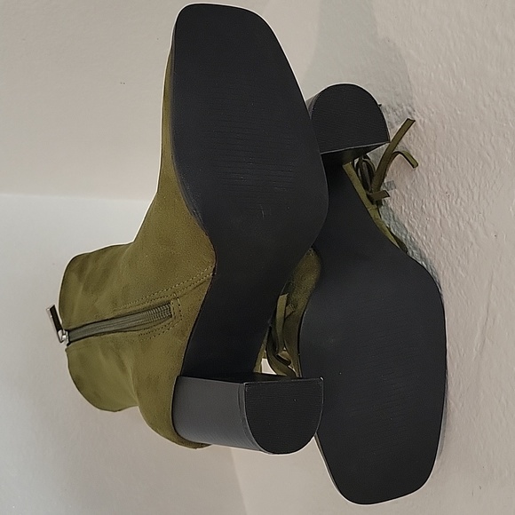 Women's Square Toe Chunky Block Heel Fringe Side Zipper Ankle Boots - Picture 6 of 7